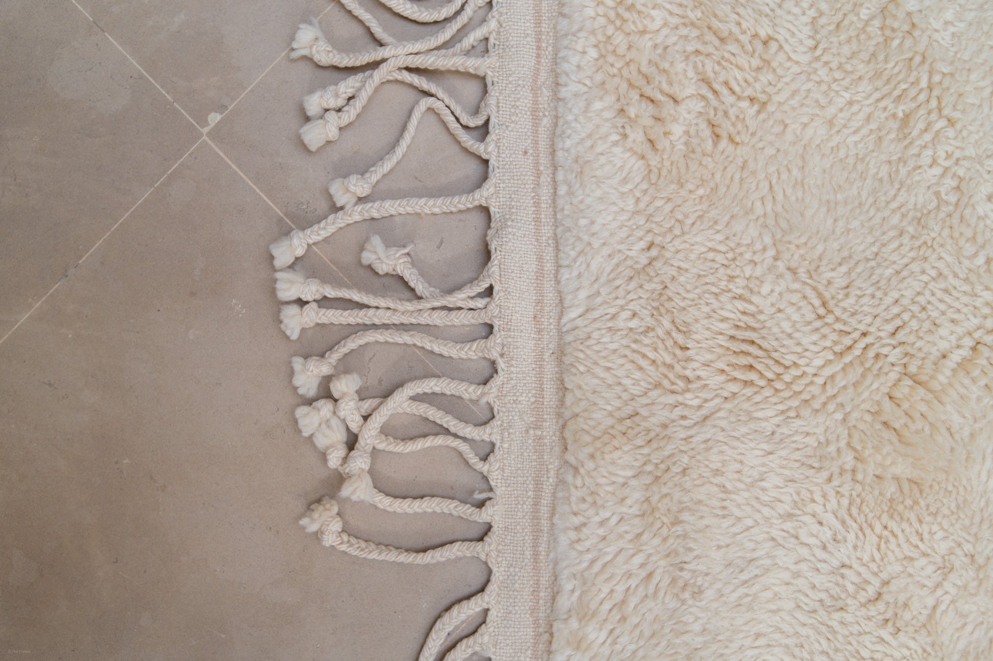 Bold Statement Rugs: The Art of Transforming Spaces with Personality